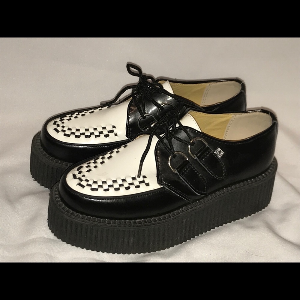 Black and White TUK Creepers